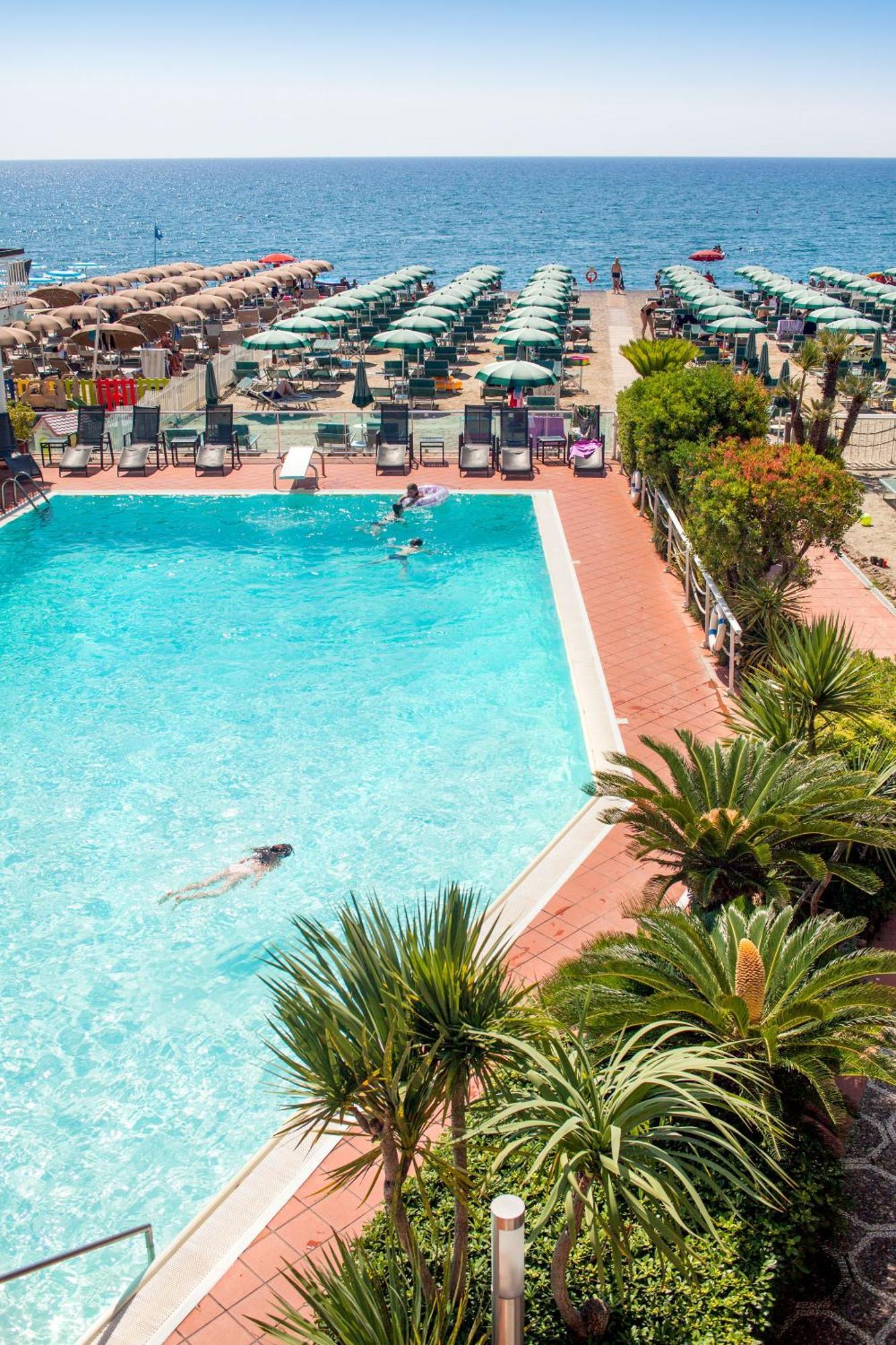 Hotel Gabriella Diano Marina Exteriör bild