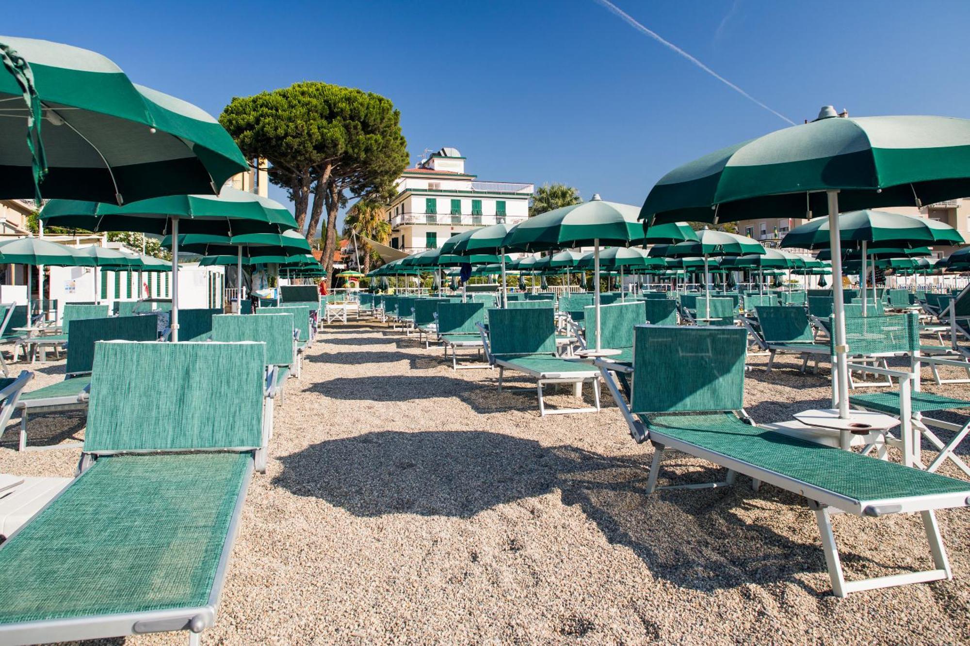 Hotel Gabriella Diano Marina Exteriör bild