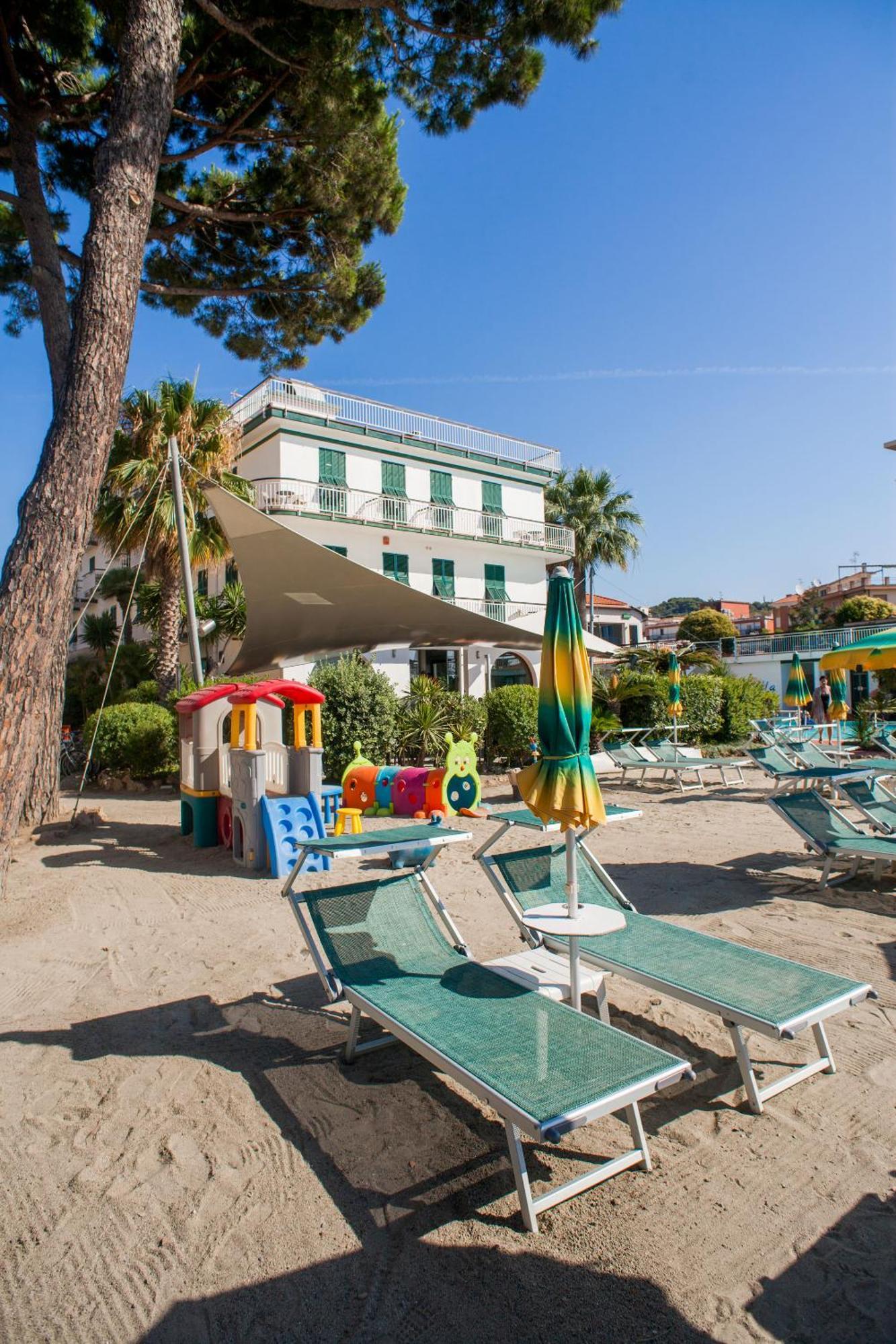 Hotel Gabriella Diano Marina Exteriör bild