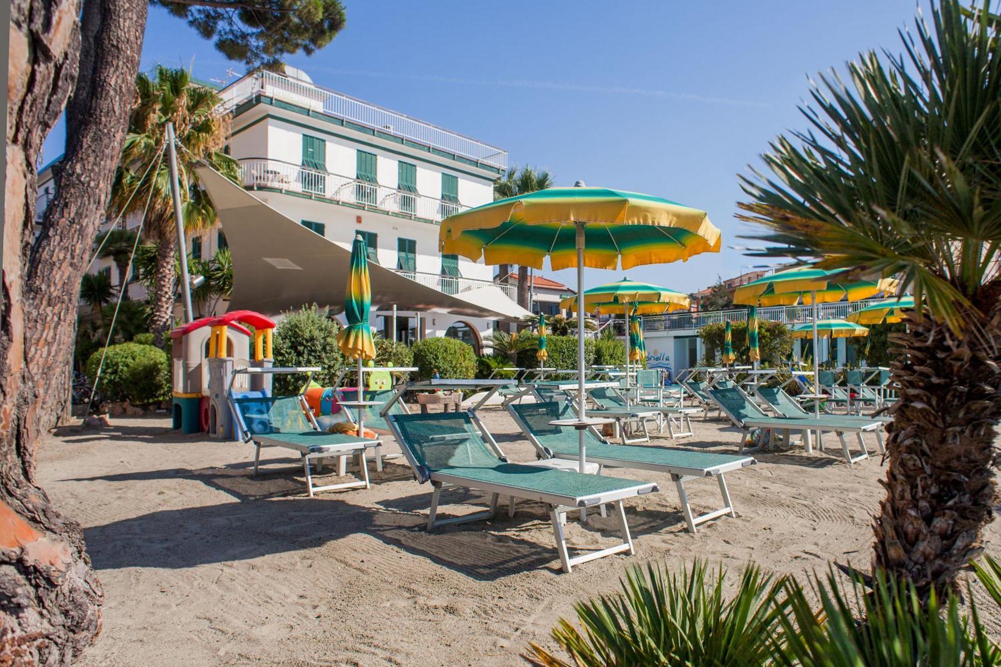 Hotel Gabriella Diano Marina Exteriör bild