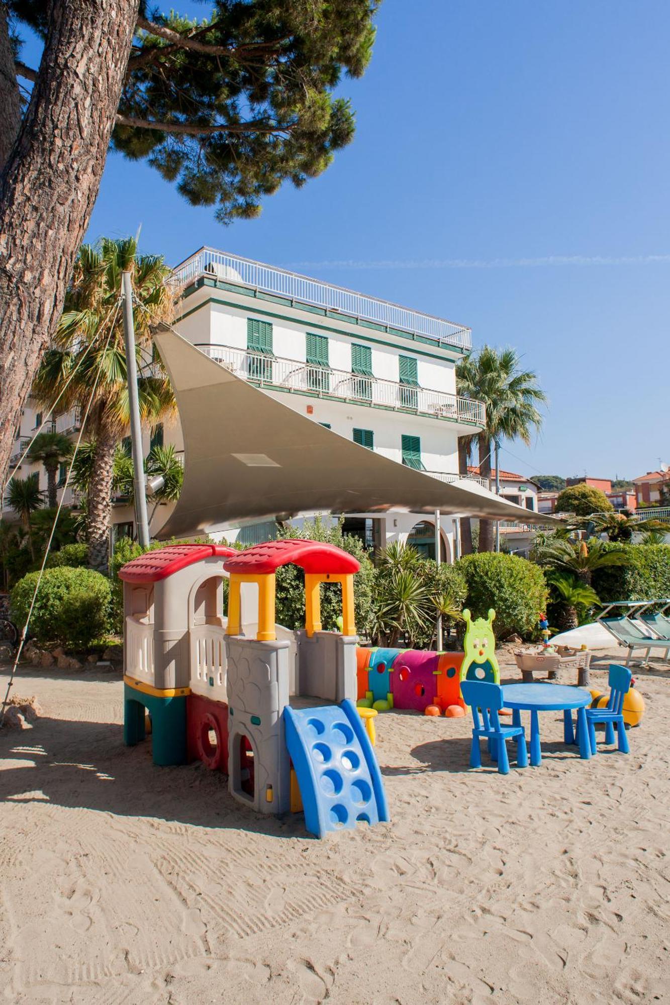 Hotel Gabriella Diano Marina Exteriör bild