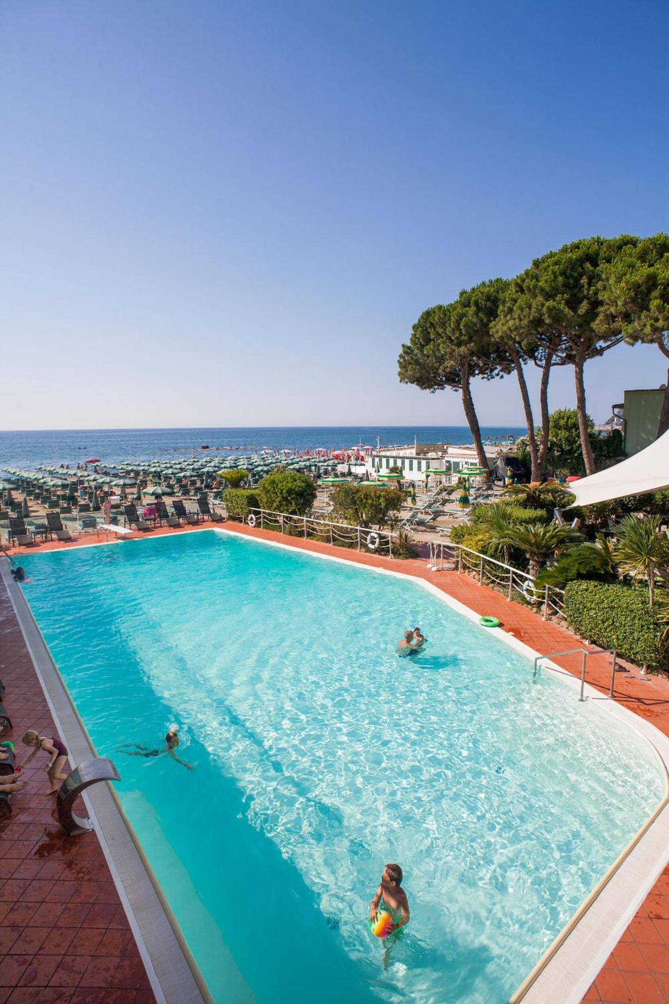 Hotel Gabriella Diano Marina Exteriör bild