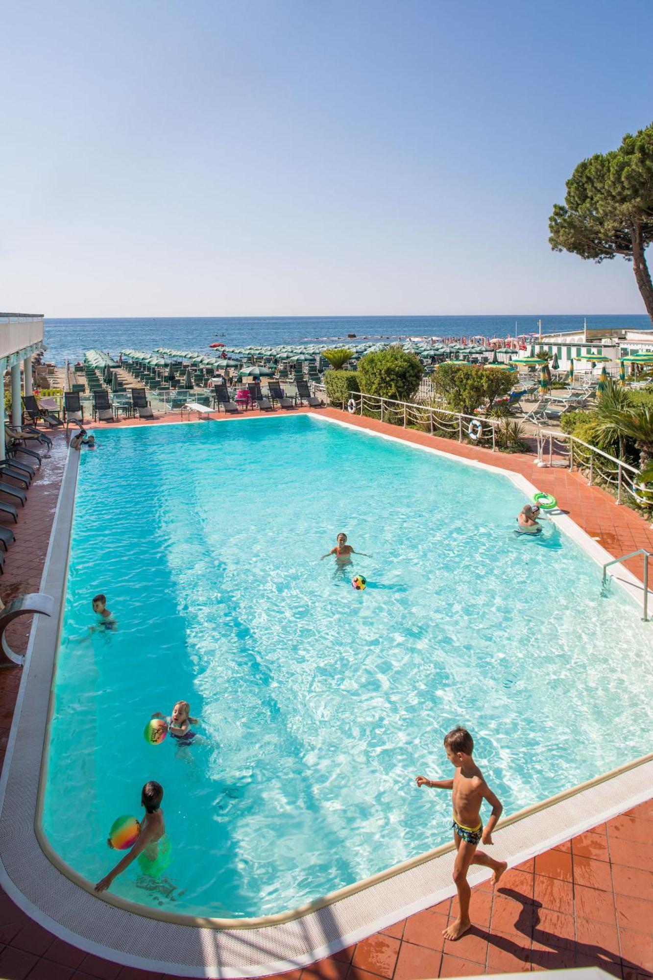 Hotel Gabriella Diano Marina Exteriör bild