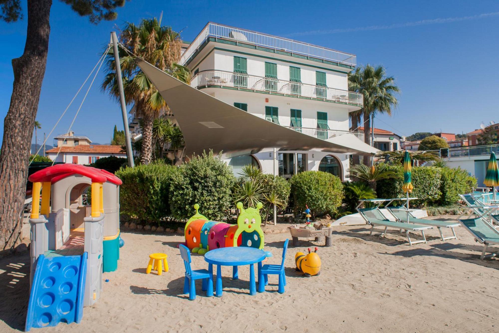 Hotel Gabriella Diano Marina Exteriör bild