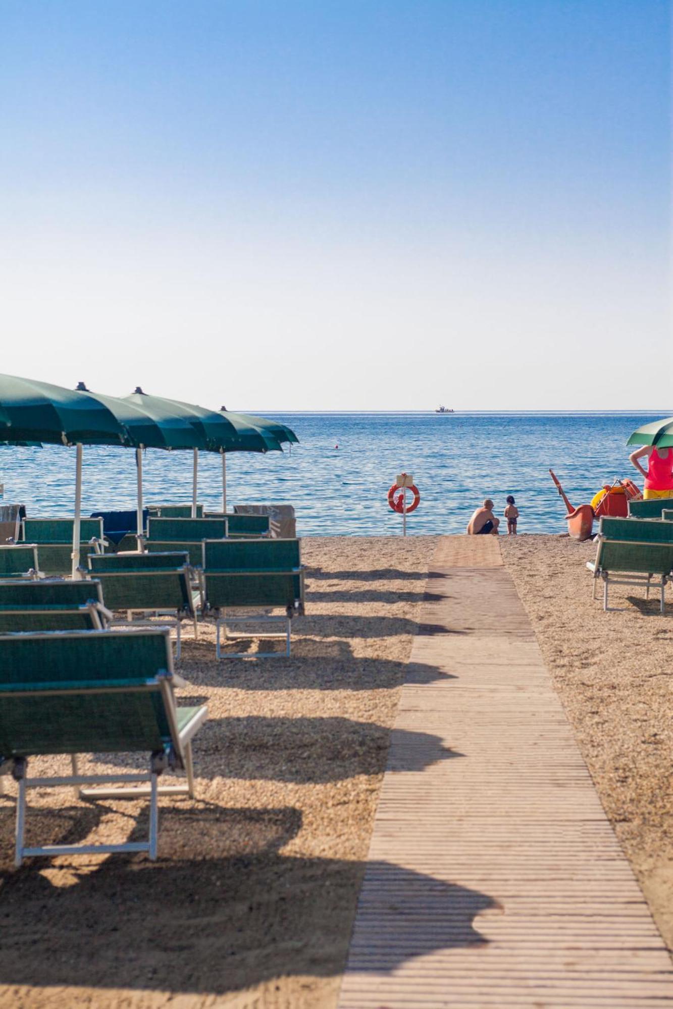 Hotel Gabriella Diano Marina Exteriör bild
