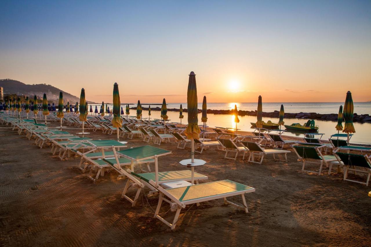 Hotel Gabriella Diano Marina Exteriör bild